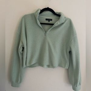 Adorable Pacsun Cropped pullover!